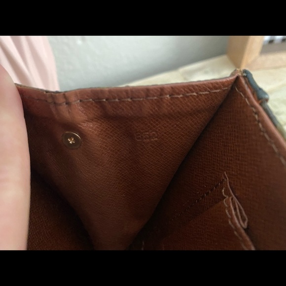 SOLD Auth Louis Vuitton Crossbody - Picture 9 of 12